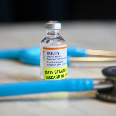 Czym jest pompa insulinowa bezdrenowa? Jak działa?